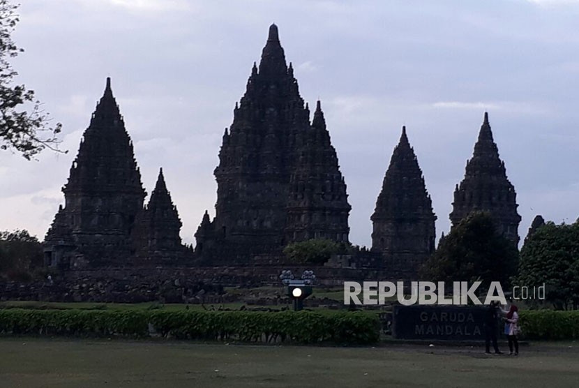 Suasana Candi Prambanan yang ada di Dusun Bokoharjo, Kecamatan Prambanan, Kabupaten Sleman, DIY, Kamis (27/12).