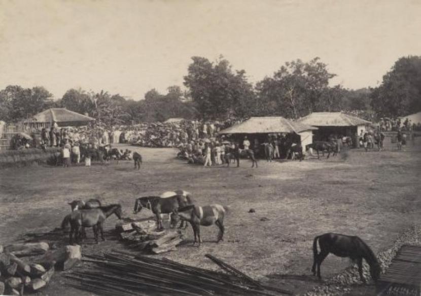 Suasana Cirebon pada awal abad XX (antara tahun 1880-1900).