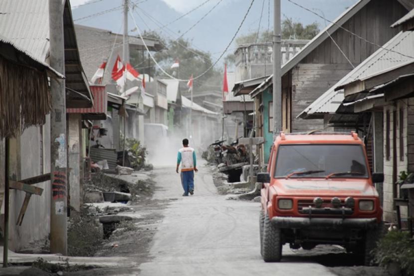 Suasana Desa Ndeskati, 5 KM dari kaki Gunung Sinabung, Senin (10/8). Sebanyak 260 Kepala Keluarga dihidup di sana.