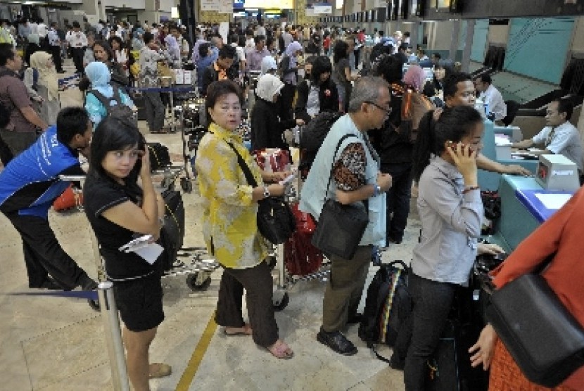 Suasana di area chekc in penumpang di Bandara Internasional Soekarno-Hatta, Cengkareng, Banten.