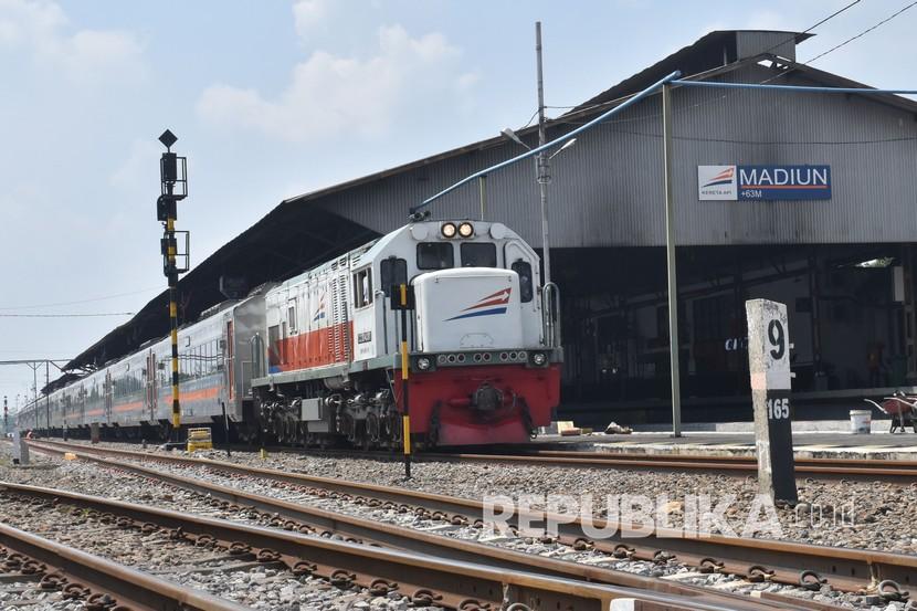 Ilustrasi. Suasana di Stasiun KA Madiun, Jawa Timur. KAI Madiun Batalkan Perjalanan KA Kahuripan dan Bima mulai 24-30 April 2020.