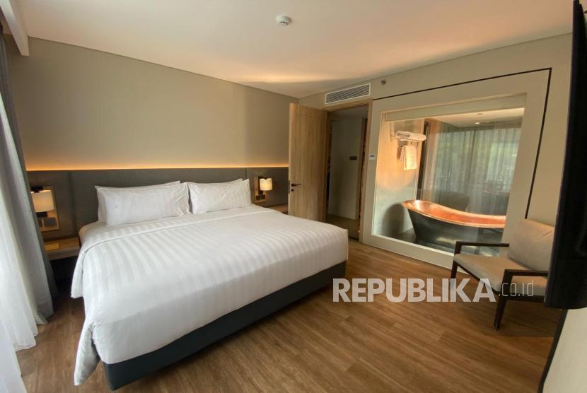 Suasana di kamar hotel Grand Aston Puncak. Manajemen Grand Aston Puncak menyatakan rutin membayar royalti musik sebagai bentuk kepatuhan terhadap regulasi hak cipta.  