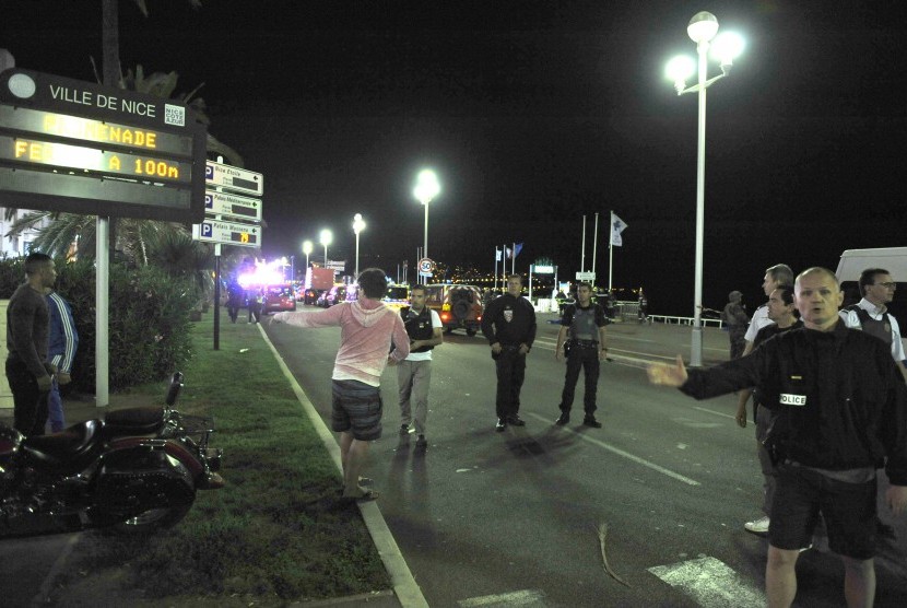 Suasana di lokasi serangan truk di Kota Rivera, Nice, Prancis