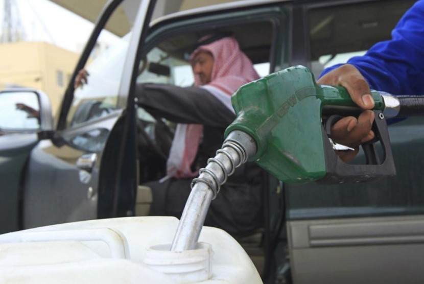 Suasana di pompa bensin Arab Saudi.
