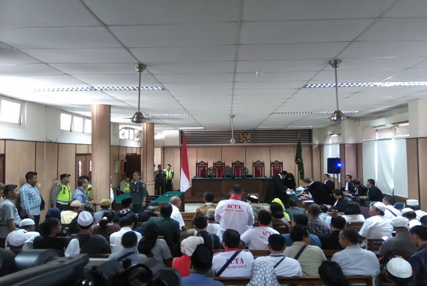 Suasana di ruang sidang Koesumah Atmadja,  Eks Gedung Jakarta Pusat jelang sidang lanjutan kasus dugaan penistaan agama yang menjerat terdakwa,  Basuki Tjahja Purnama (Ahok),  Selasa (20/12