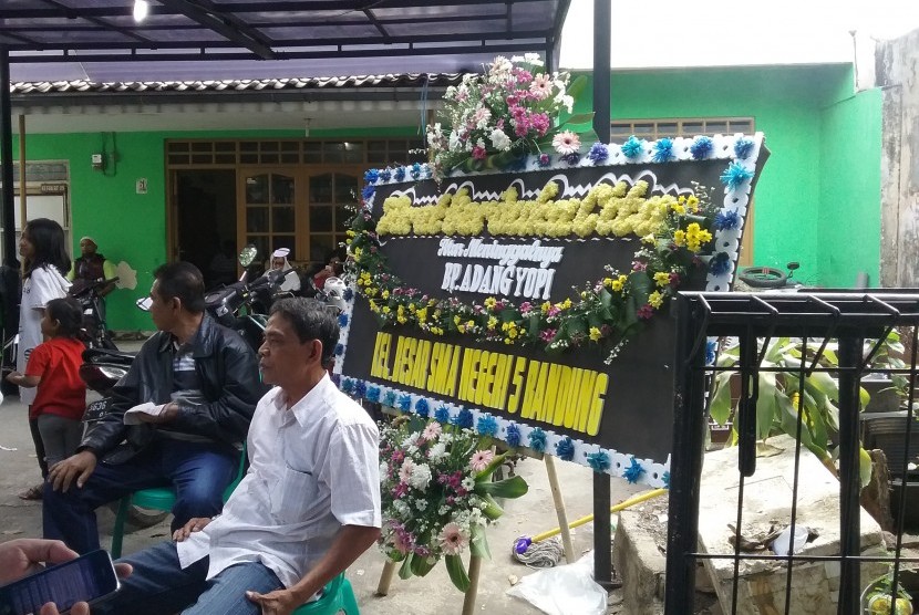Suasana di rumah korban meninggal crane jatuh di Masjidil Haram yang juga guru di SMAN 8 Bandung, Adang Joppy Lili