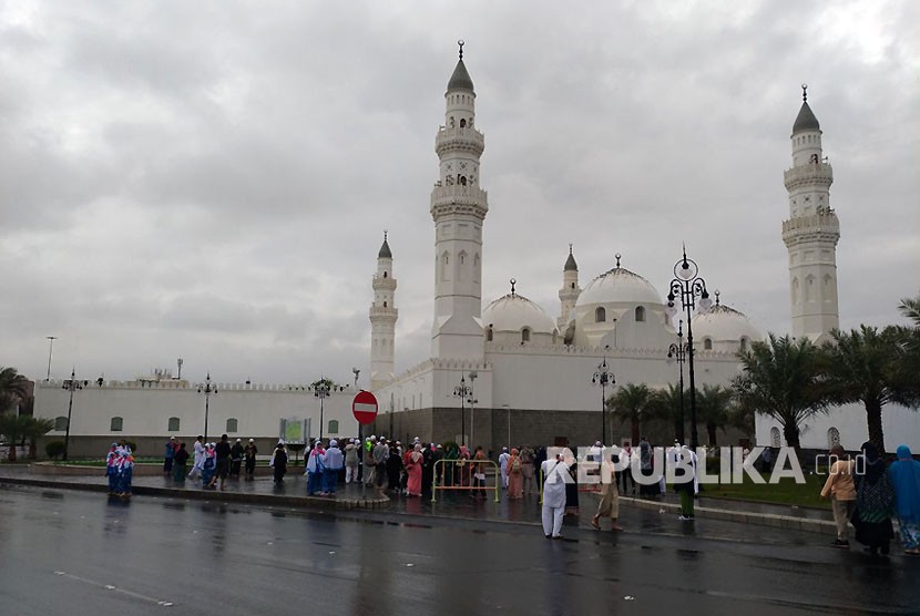 Keistimewaan Meninggal Dunia di Madinah. Suasana di sekitar Masjid Quba di Kota Madinah.