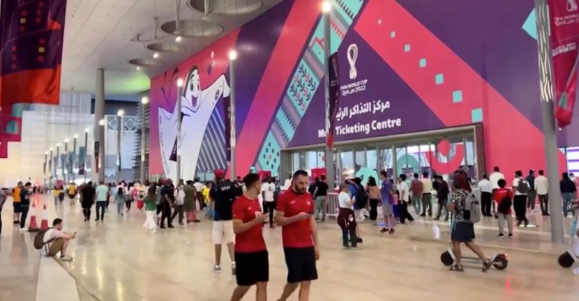 Suasana di sekitar stadion Piala Dunia Qatar. Qatar merasakan peningkatan aktivitas bisnis di sektor nonmigas pada Desember 2022. 