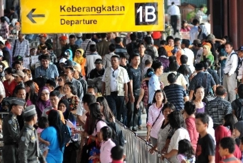  Suasana di Terminal 1B Bandara Soekarno-Hatta, Cengkaren, Banten, Rabu (15/8).