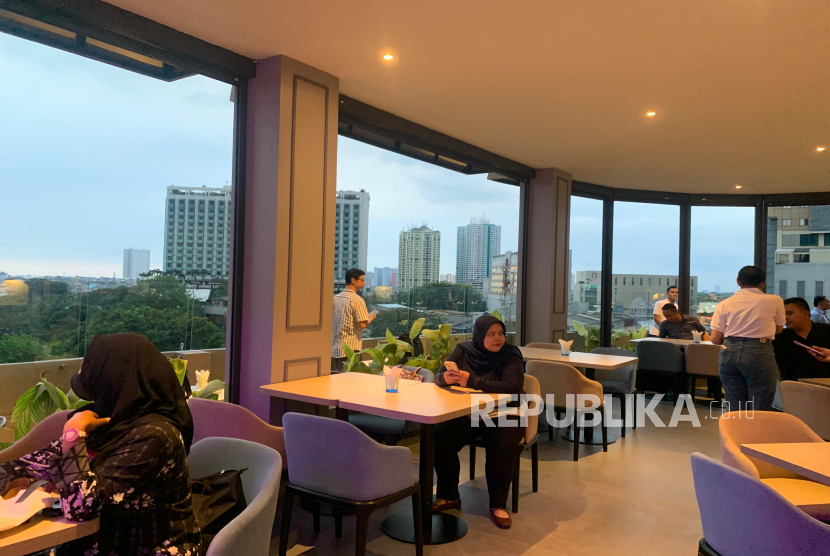 Suasana di The Grand Platinum Hotel Jakarta. Platinum Group melebarkan sayapnya di industri perhotelan dengan meresmikan The Grand Platinum Hotel di kawasan Sawah Besar, Jakarta Pusat.
