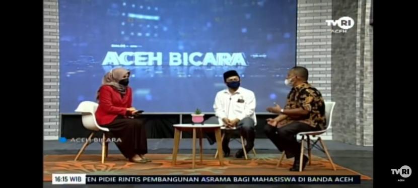 Suasana dialog Aceh Bicara dengan tema Tranformasi Serta Tantangan Digitalisasi Dalam Dunia Pendidikan yang diselenggarakan di TVRI Aceh, beberapa waktu lalu.