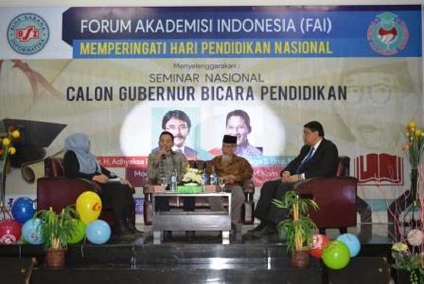 Suasana diskusi dan talk show tentang pendidikan yang diadakan oleh  Forum Akademi Indonesia (FAI) dalam rangka milad ke-1 dan memperingati Hari Pendidikan Nasional, di Kampus BSI Kalimalang, Sabtu (28/5).    