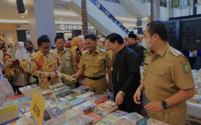 Suasana Festival Literasi Kota Tangerang di Atrium Mall Tangcity, Kota Tangerang pada 13-19 Februari 2023. 