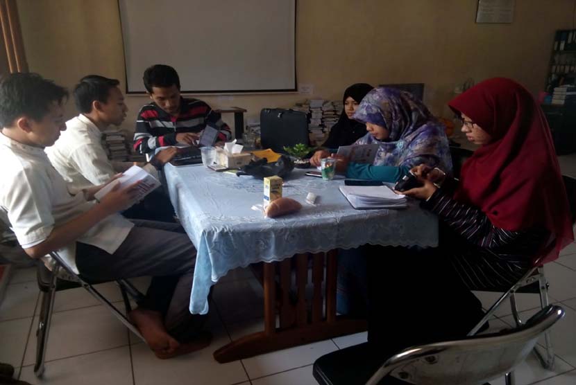 Suasana FGD STEI-SEBI membahas kebijakan pertanian Pemerintahan Jokowi-JK di Kampus STEI-SEBI Depok, Jawa Barat, Kamis (15/10).
