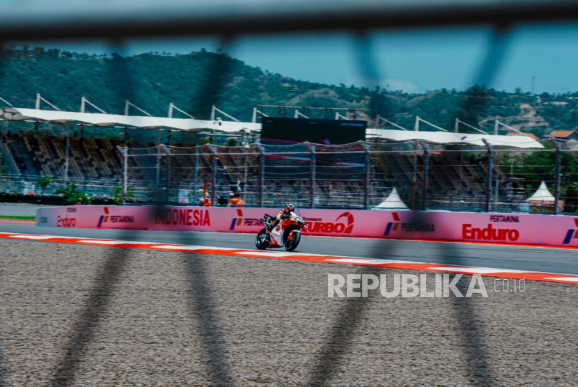 Suasana free practice GP Indonesia di Sirkuit Mandalika, Jumat (3/10/2025).