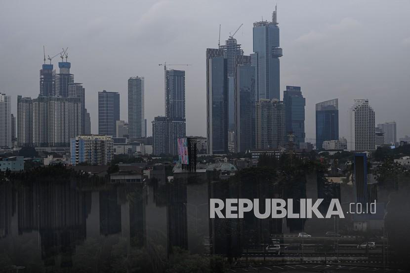 Suasana gedung bertingkat di Jakarta, Jumat (14/1/2022). Pemerintah memperkirakan perekonomian tumbuh 5,2 sampai 5,8 persen pada 2022. 