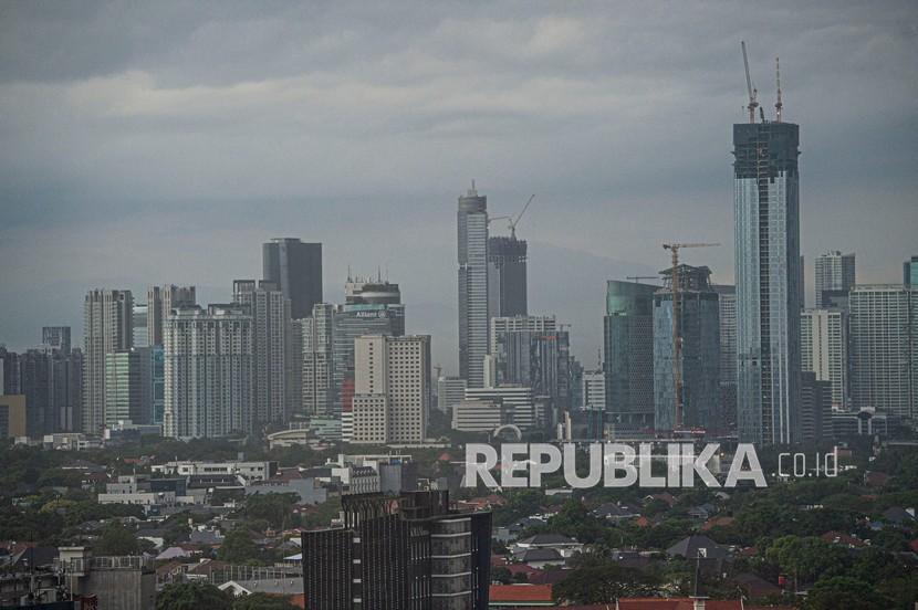 Suasana gedung-gedung perkantoran di Jakarta, Kamis (13/8/2020). 
