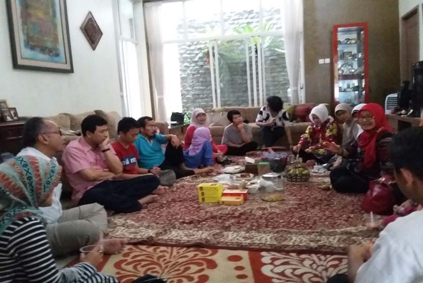 Suasana halal bihalal alumni Fakultas Peternakan IPB angkatan tahun 1985 di Bogor, Jawa Barat, Sabtu (13/8/2016).