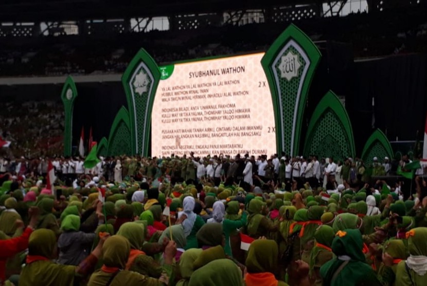 Suasana Harlah Muslimat NU ke-73 yang digelar di Stadion Utama Gelora Bung Karno, Ahad (27/1).