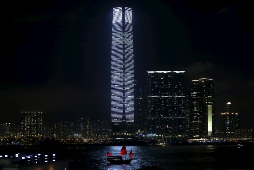 Suasana Hong Kong di malam hari (ilustrasi). Hong Kong menempati urutan teratas kota paling termahal di dunia.
