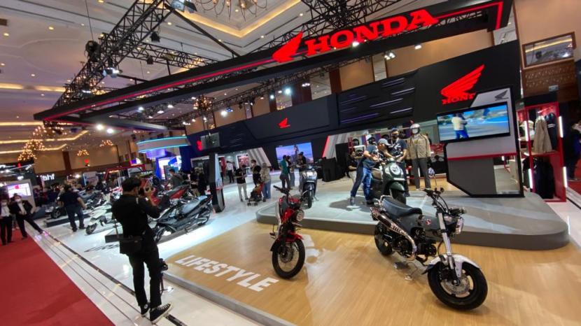 Suasana Indonesia Motorcycle Show (IMOS) 2022. 