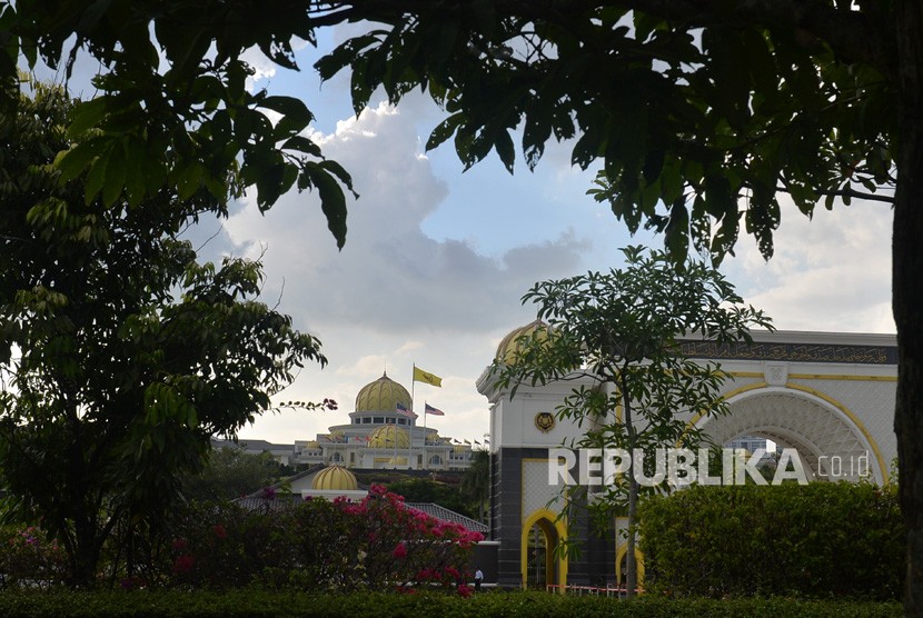 Petinggi UMNO berharap Situasi politik Malaysia tetap stabil. Suasana Istana Negara di Kuala Lumpur, Malaysia, Senin (24/2/2020).