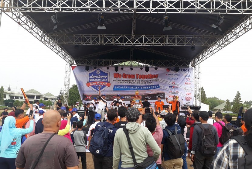 Suasana jambore Suzuki Club yang di gelar di Taman Mini Indonesia Indah, Sabtu (28/9)