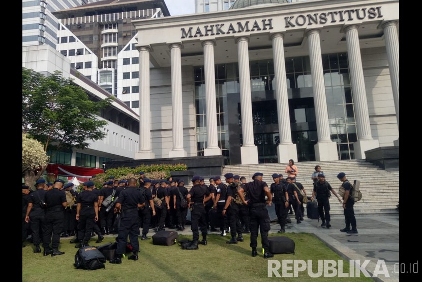 Suasana jelang sidang perdana sengketa Pilpres 2019 di depan gedung Mahkamah Konstitusi (ilustrasi)