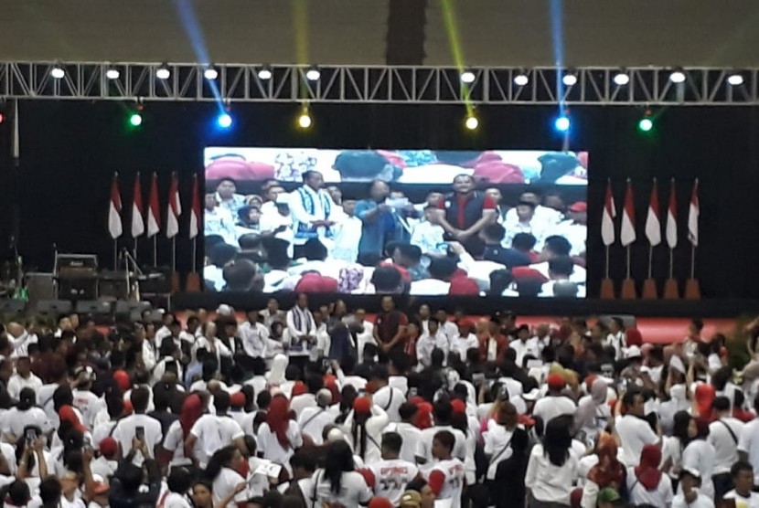 Suasana kampanye Calon Presiden (Capres) RI Nomor Urut 1, Joko Widodo (Jokowi) di GOR Ken Arok, Kota Malang, Senin (25/3).