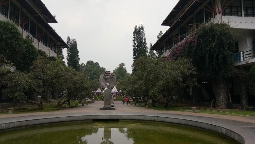 ITB Mulai Uji Coba Kuliah Tatap Muka Secara Bertahap. Suasana kampus Institut Teknologi Bandung (ITB).