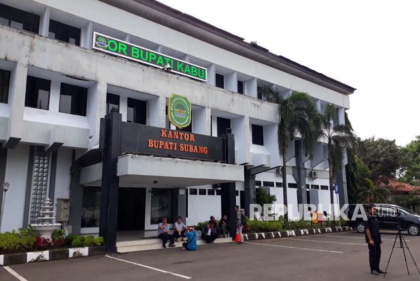 Suasana Kantor Bupati Subang di Jl Dewi Sartika No 1, tampak sepi pasca OTT Bupati Imas Aryumningsih oleh KPK, Rabu (14/2). 