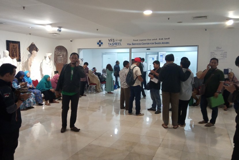 Suasana kantor VFS Tasheel di Blok M, Jakarta