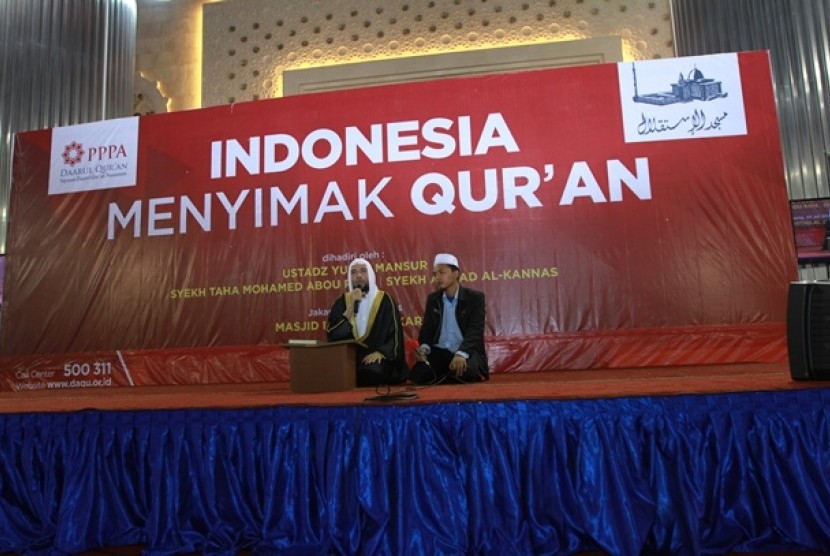 suasana kegiatan indonesia menyimak quran oleh pesantren darul quran di masjid istiqlal jakarta