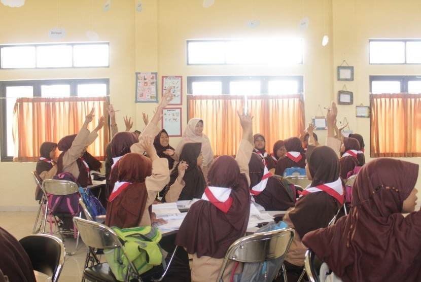 Sekolah Cendekia Baznas Usung Semangat <em>New Normal</em>. Foto ilustrasi: Suasana kegiatan kelas observasi yang diadakan oleh SMP Cendekia Baznas.