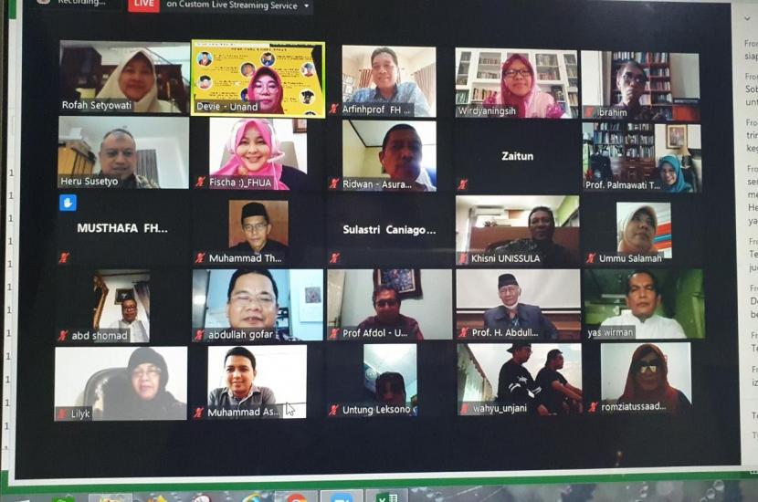Suasana kegiatan Kolokium Nasional Hukum Indonesia yang dilaksanakan secara daring (online).