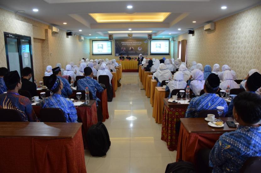   Suasana kegiatan program induksi bagi guru-guru pemula oleh JSIT Jateng.