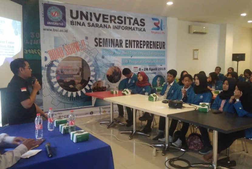 Suasana kegiatan seminar entrepreneur 2019 yang diadakan di UBSI Kampus Yogyakarta.
