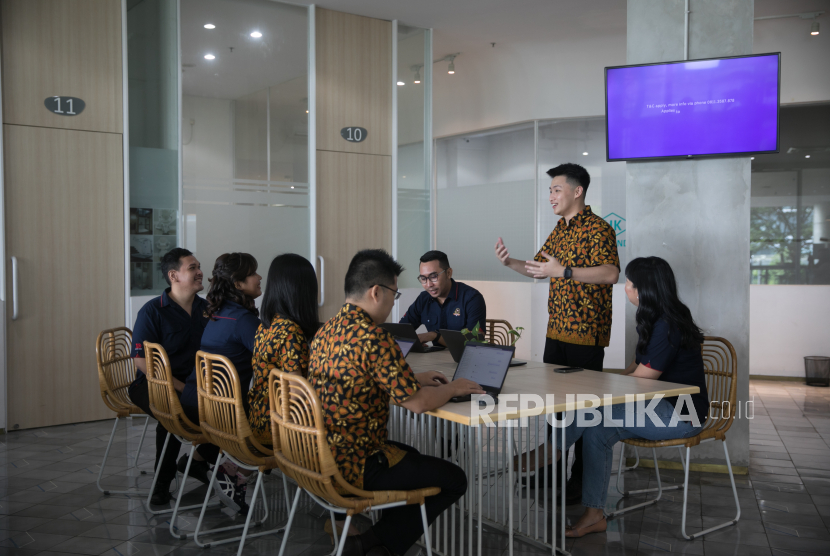 Suasana kerja di Philip Morris International (PMI), induk perusahaan PT HM Sampoerna Tbk (Sampoerna).