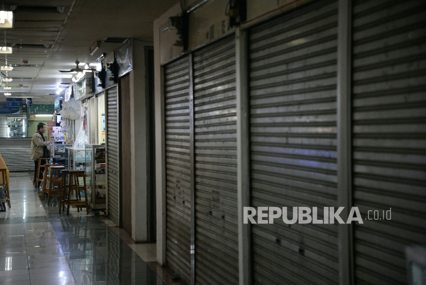  Suasana kios-kios di pusat perbelanjaan Glodok, Jakarta, Jumat (4/11).  (Republika/Prayogi)
