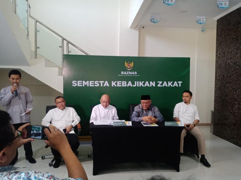 Suasana konferensi pers Badan Amil Zakat Nasional (Baznas) soal pembukaan lelang jabatan Direktur Penghimpunan Zakat, di Baznas, Jakarta, Jumat (6/3). 