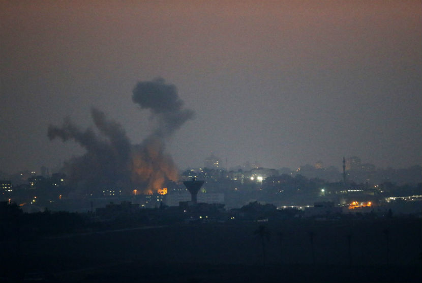 Suasana Kota Gaza setelah Israel melancarkan serangan udara pada Rabu (9/7). 