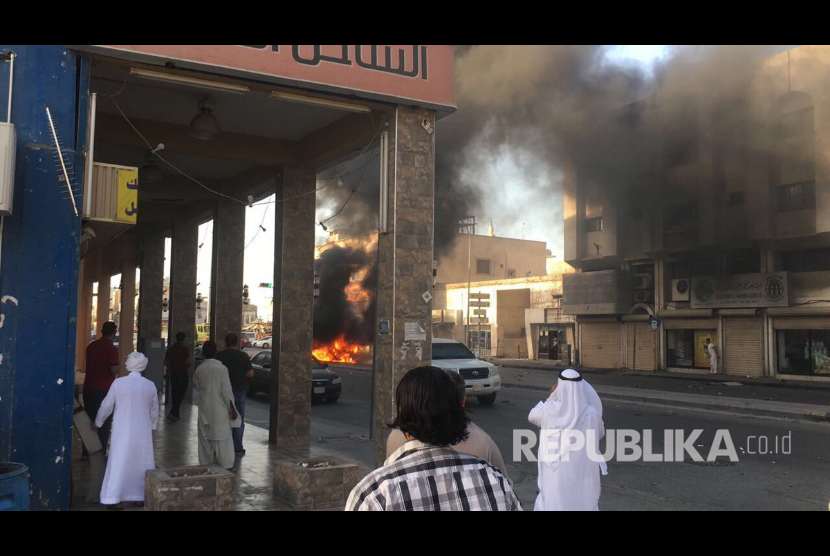 Suasana ledakan di Qatif. Foto netizen di media  sosial dari al Arabiya 