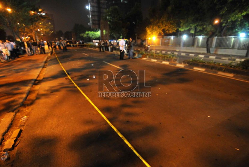  Suasana lokasi penembakan anggota Provost Mabes Polri Bripka Sukardi di Jalan HR Rasuna Said, Jakarta, Selasa (10/9) malam.  (Republika/Wihdan)