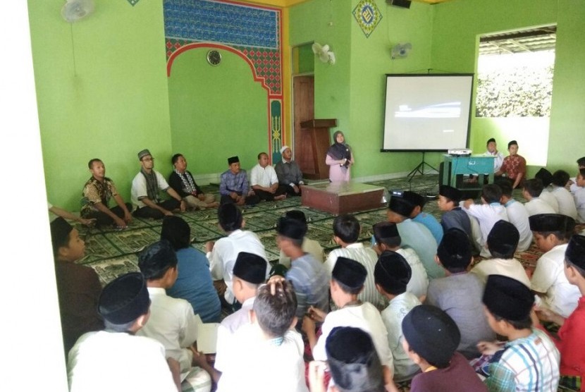 Suasana mabit gabungan yang digelar di Sekolah Dinamika Umat, Kemang, Bogor, 9-10 Februari 2018.