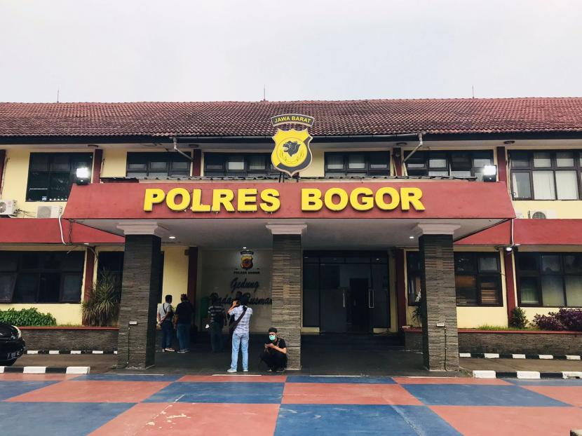 Markas Polres Bogor. 