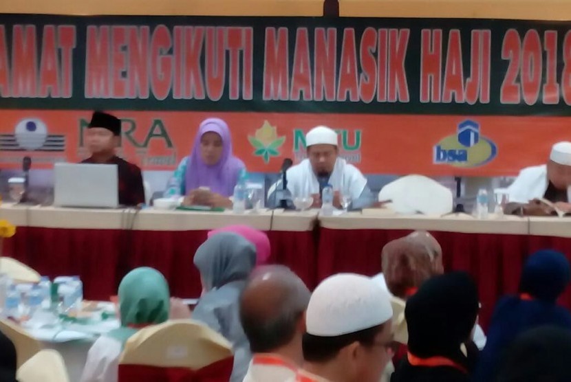 Suasana manasik calon jamaah haji NRA Group  di Jakarta.