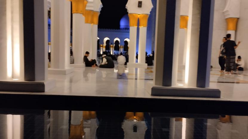  Suasana Masjid Raya Sheikh Zayed Solo jelang 10 hari terakhir Ramadhan, Senin (10/4/2023).