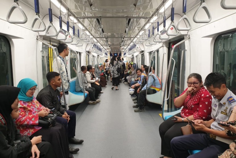 Suasana MRT Jakarta