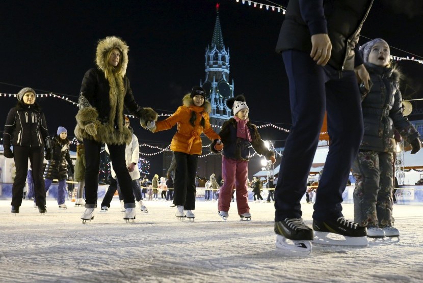 Suasana Natal mulai terasa di Moskow, Rusia. Sejumlah warga Turki yang berada di Moskow diminta berhati-hati menyusul ketegangan antara Rusia-Turki.
