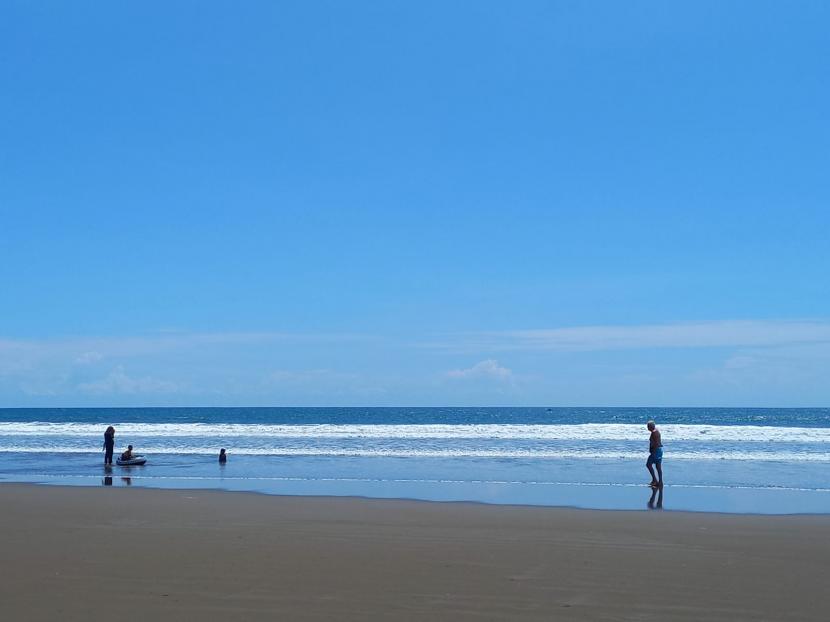 Pantai Pangandaran di Kabupaten Pangandaran, Jawa Barat. 